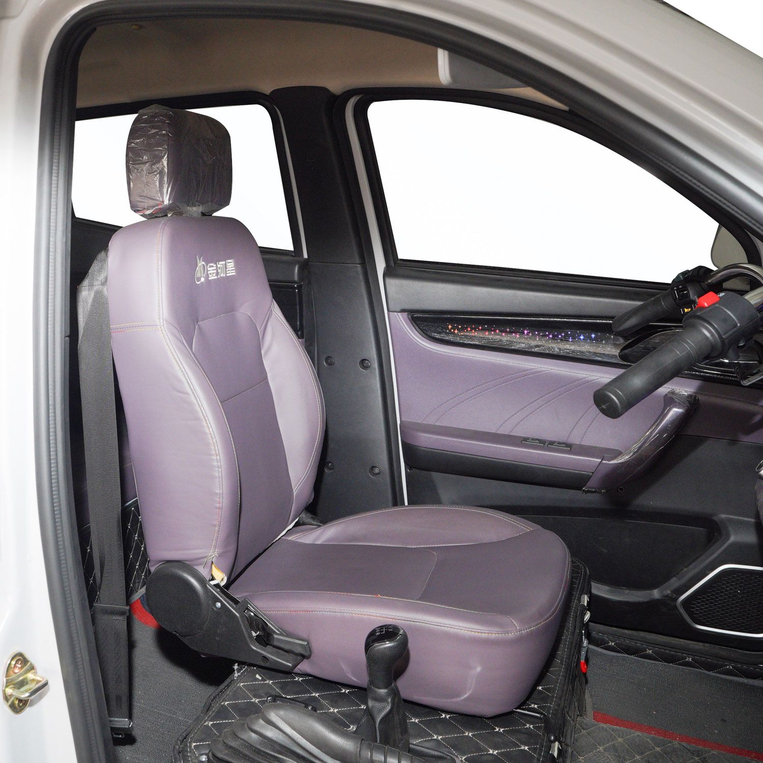 Navigator-A7-Enclosed-Gasoline-4-Seat-Passenger-Tricycle (2).jpg